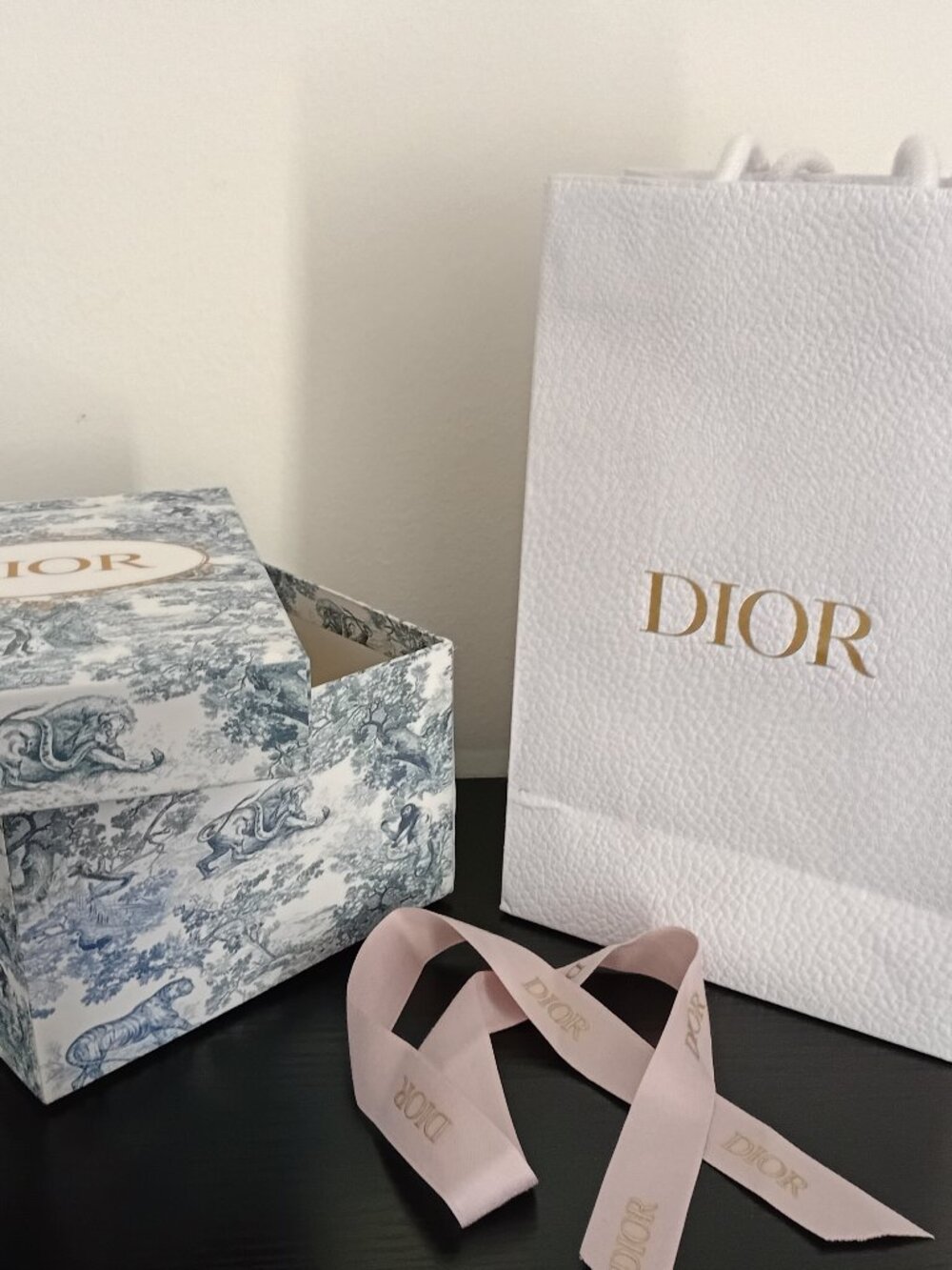 Dior Empty Gift Box & Bag With Ribbon - Picture 2 of 15